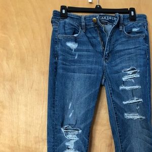 American Eagle mid waisted ripped jeans